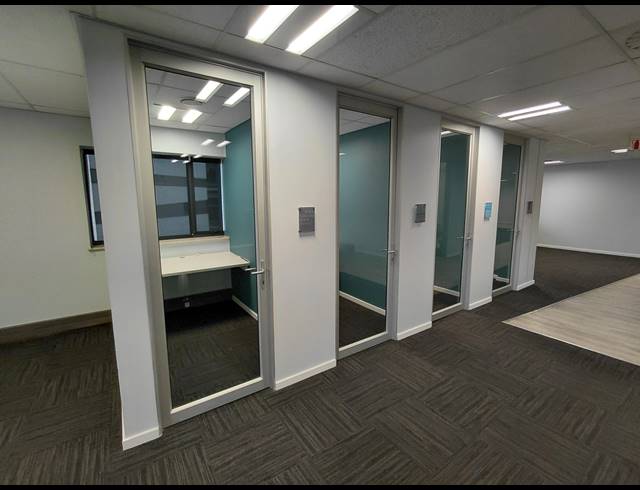 1,568M² OFFICE TO LET IN VORNA VALLEY